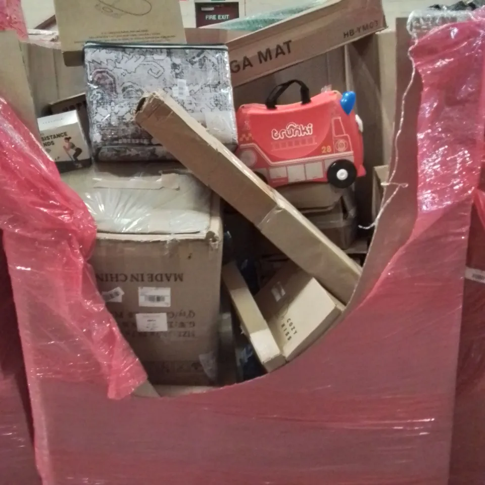 PALLET CONTAINING VARIOUS ASSORTED BOXED HOUSEHOLD ITEMS TO INCLUDE: LARGE THROW, YOGA MATE, FIRE ENGINE TRUNKI, RESISTANCE BANDS, FAMILY SCALE AND LOTS MORE UNMARKED BOXED ITEMS 