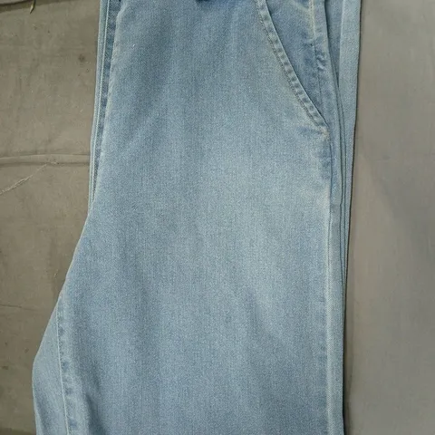 JDY WIDE LEG JEANS IN BLUE SIZE MEDIUM - LENGTH 32