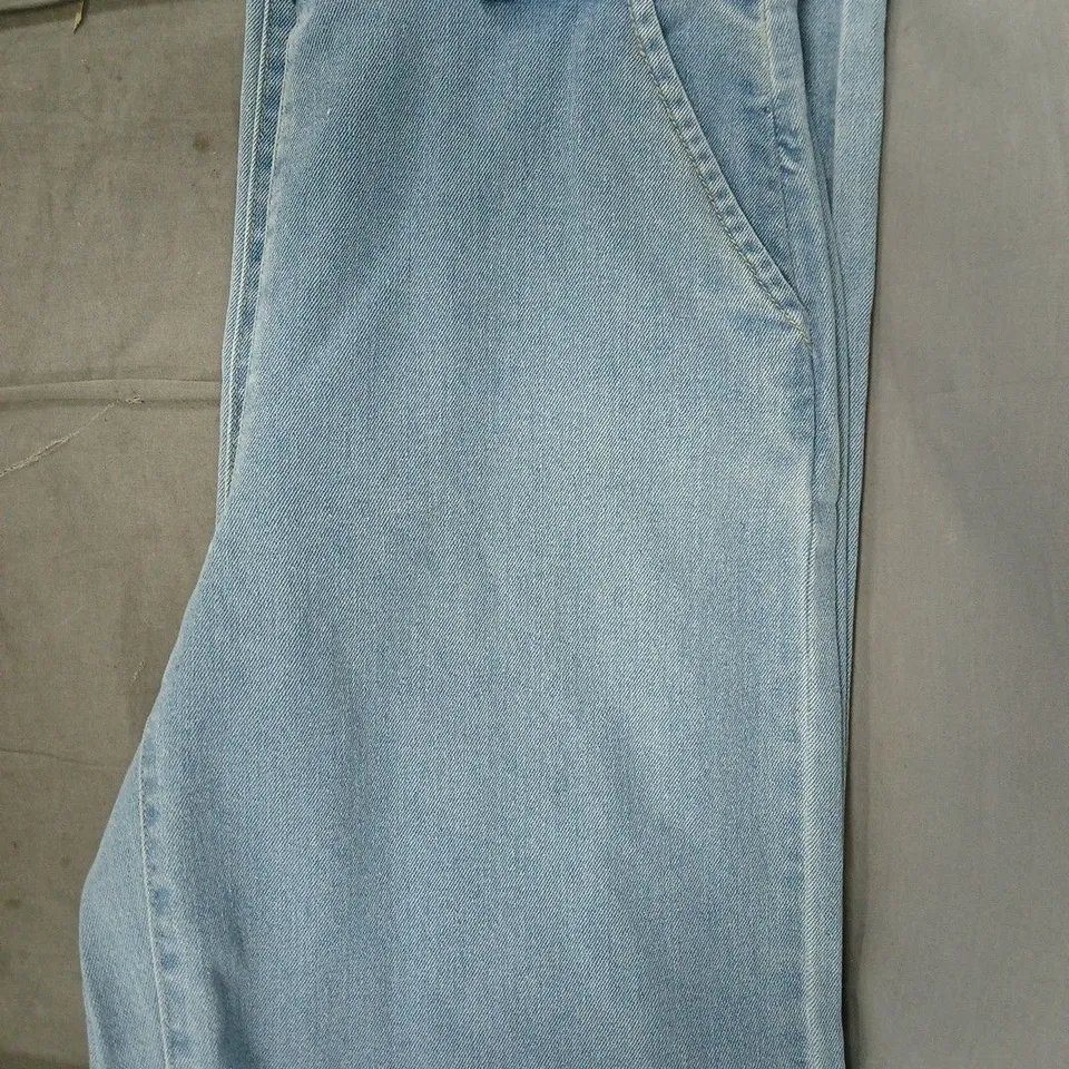 JDY WIDE LEG JEANS IN BLUE SIZE MEDIUM - LENGTH 32