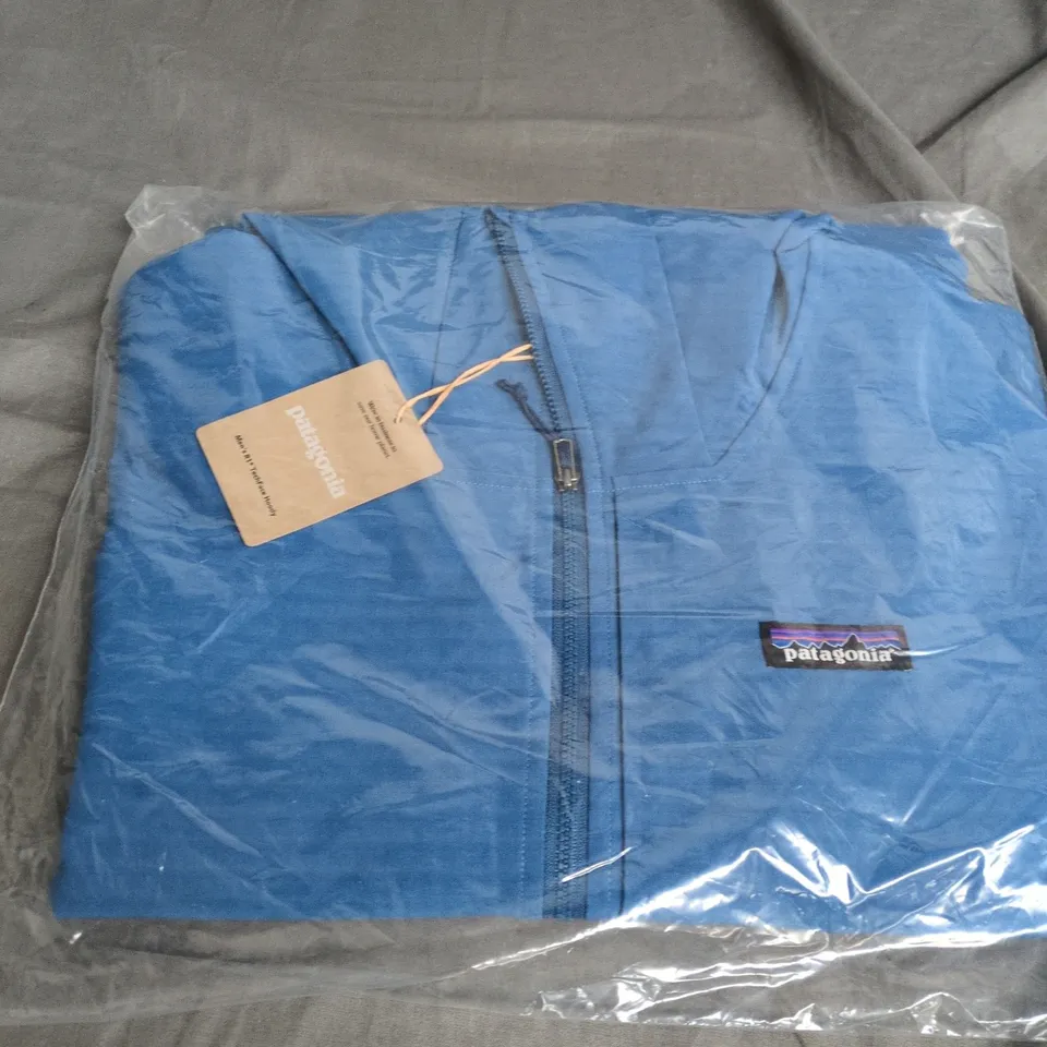 PATAGONIA BLUE HOODED JACKET SIZE L