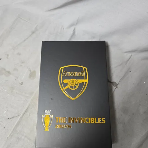 ARSENAL INVINCIBLES 2003/04 MEMORABILIA BOX SET WITH MINIATURE JERSEYS