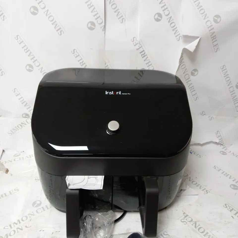 BOXED INSTANT VORTEX PLUS VERSAZONE AIR FRYER 