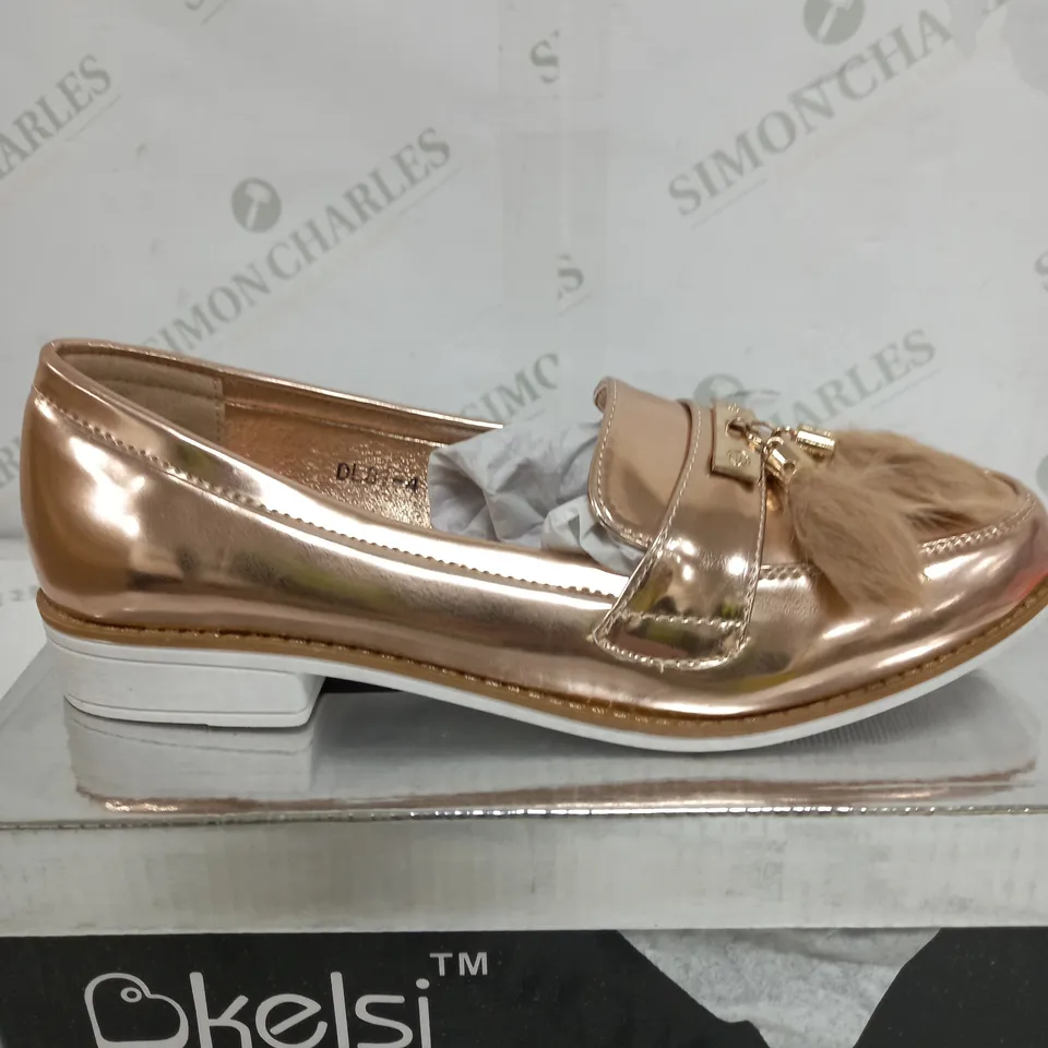 BOX OF APPROXIMATELY 10 PAIRS OF CHAMPAGNE LOW HEELED SHOES 