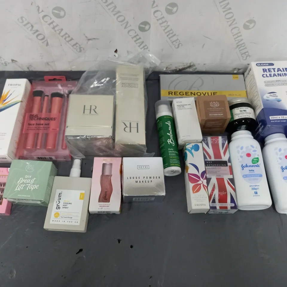 BOX OF APPROXIMATELY 12 ASSORTED COSMETIC ITEMS TO INCLUDE - TATTI LASHES - TROPIC SMOOTHING CLEANSER - RETAINER CLEANING KIT ETC. 