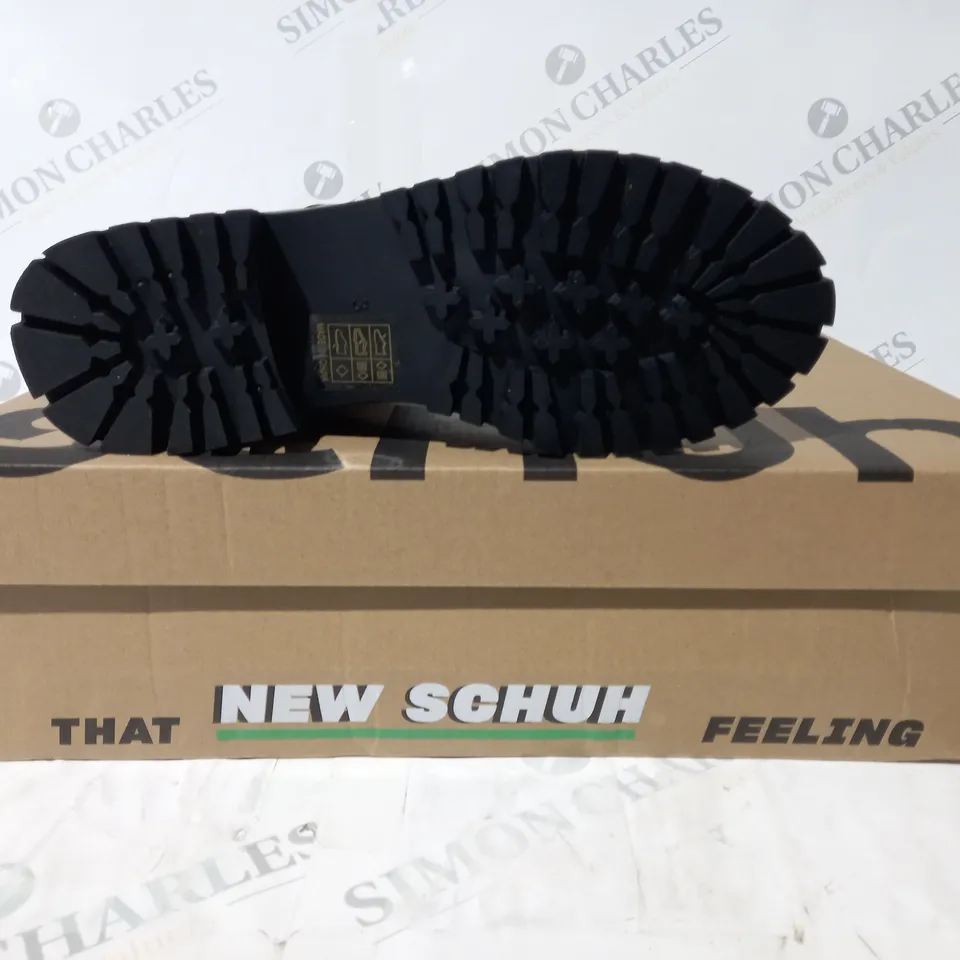 BOXED PAIR OF SCHUH BOOTS IN BLACK SIZE 3