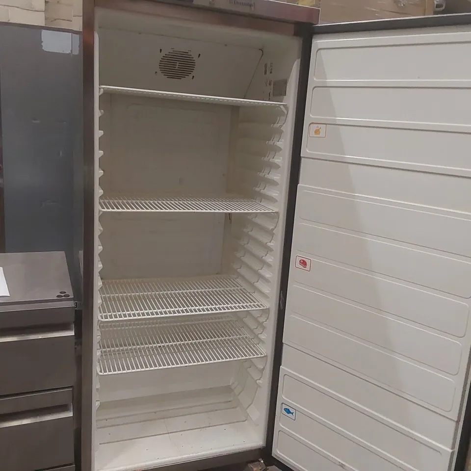 ELECTROLUX R04PVF4 COMMERCIAL UPRIGHT REFRIGERATOR