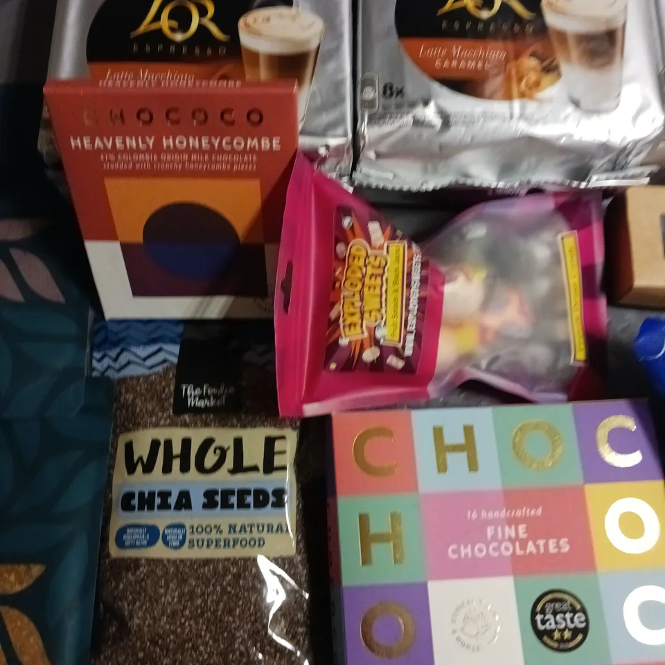 LOT OF 14 ASSORTED FOOD ITEMS TO INCLUDE TASSIMO COFFEES, CHIA SEEDS AND BLUEBERRY POWDER