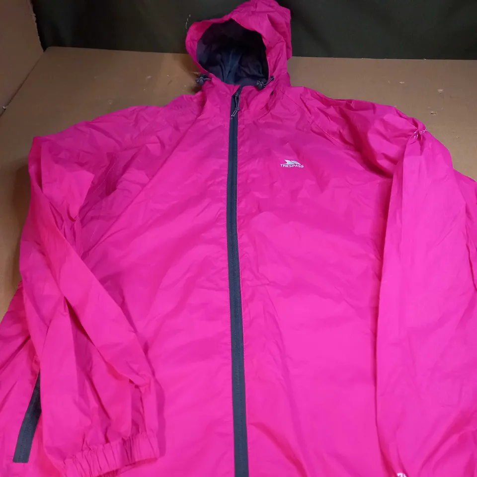 TRESPASS TECHNICAL PERFORMANCE WATERPROOF JACKET IN PINK - SIZE XXL