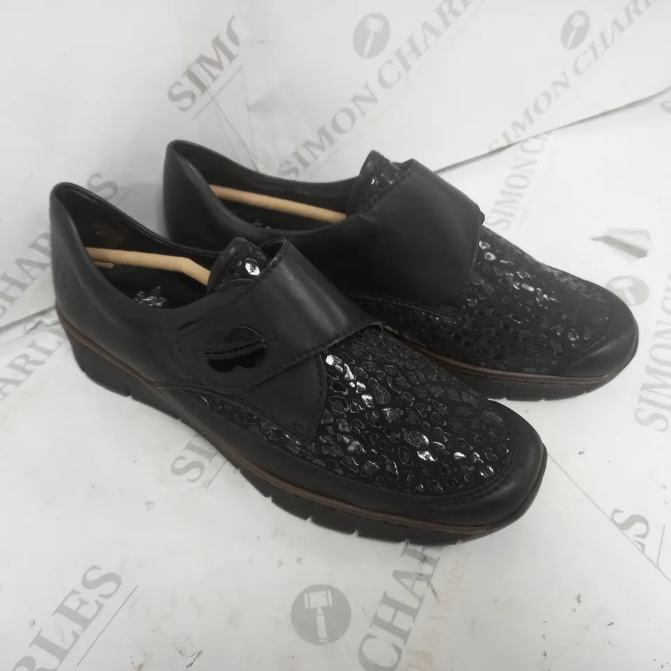 BOXED RIEKER ANTISTRESS SHOES WITH BUTTON BLACK SIZE 6