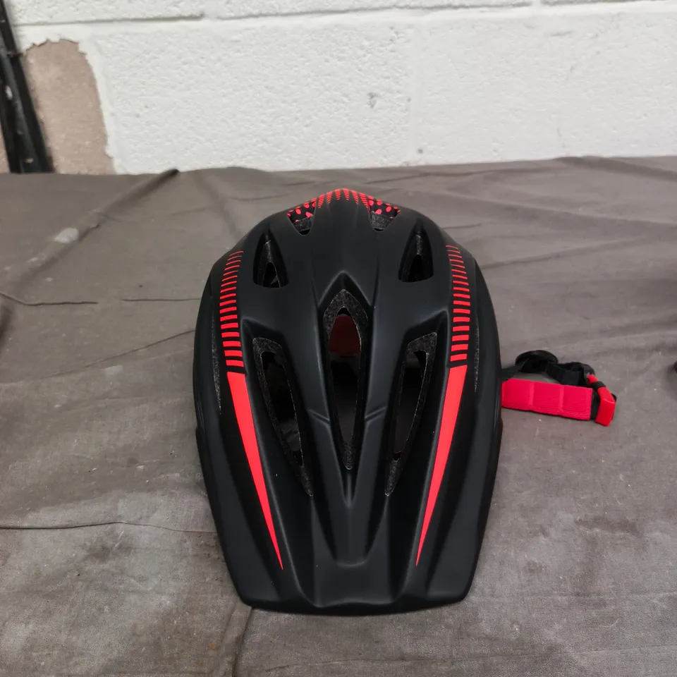 CYCLING HELMET – BLACK WITH RED STRIPES 