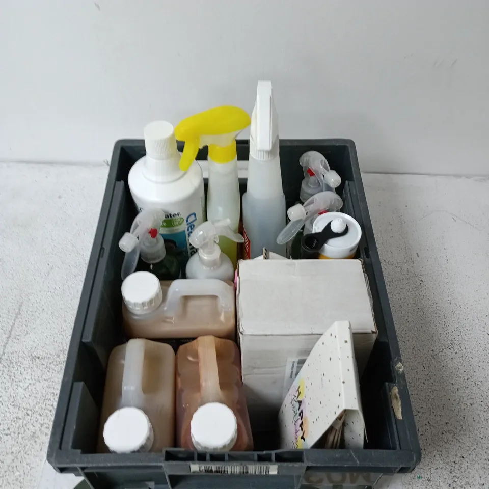 APPROXIMATELY 10 ASSORTED HOUSEHOLD ITEMS INCLUDING diffuser, cloudy krill liquid, air spray etc. 