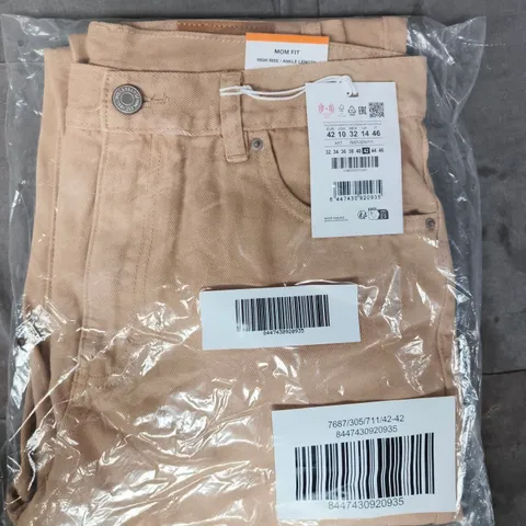 BAGGED PULL & BEAR MOM FIT HIGH-RISE ANKLE LENGTH JEANS IN SAND SIZE UK 14
