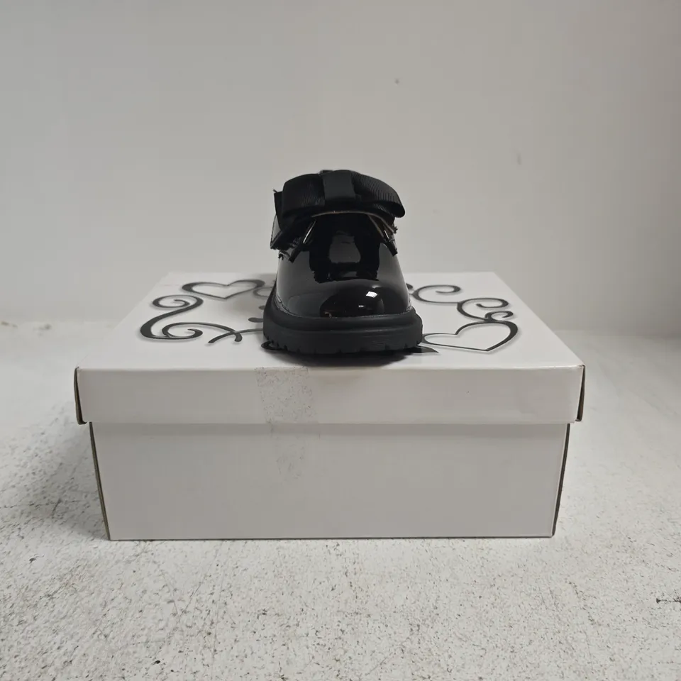 BOXED PAIR OF MISS LK KID'S SHOES IN BLACK SIZE UK 9