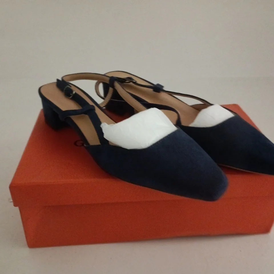 GRACE EVERY STEP BLUE LADIES SHOES EU 38 BOXED