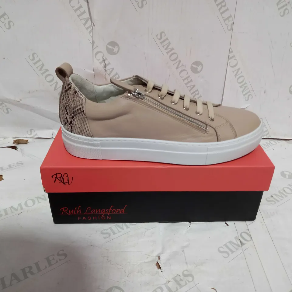 RUTH LANGSFORD FASHION BIEGE LEATHER TRAINER SIZE 7