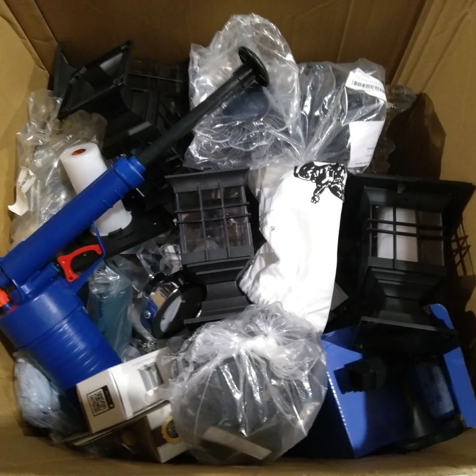 LARGE QUABTITY OF ASSORTED HOUSEHOLD PRODUCTS AND ACCESSORIES