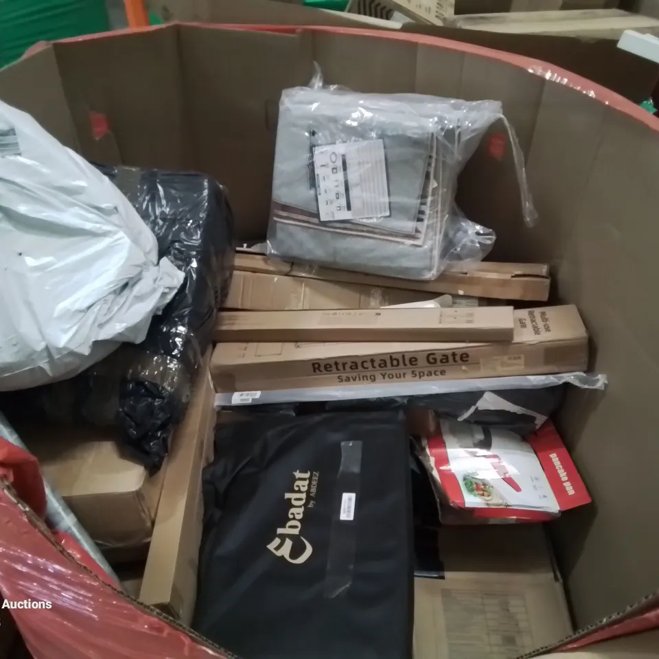 PALLET CONTAINING VARIOUS ASSORTED BOXED HOUSEHOLD ITEMS TO INCLUDE: WOK BBQ, PRESSURE AIR FRYER, CEILING LIGHTS AND LOTS MORE UNMARKED BOXED ITEMS 