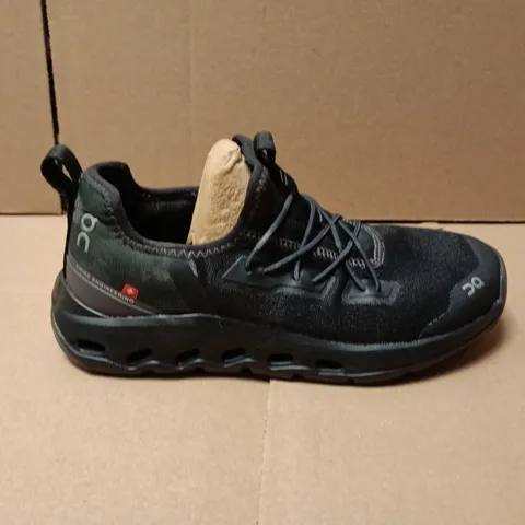 UNBOXED PAIR OF ON CLOUDLEAP KIDS TRAINER IN BLACK - UK K1.5