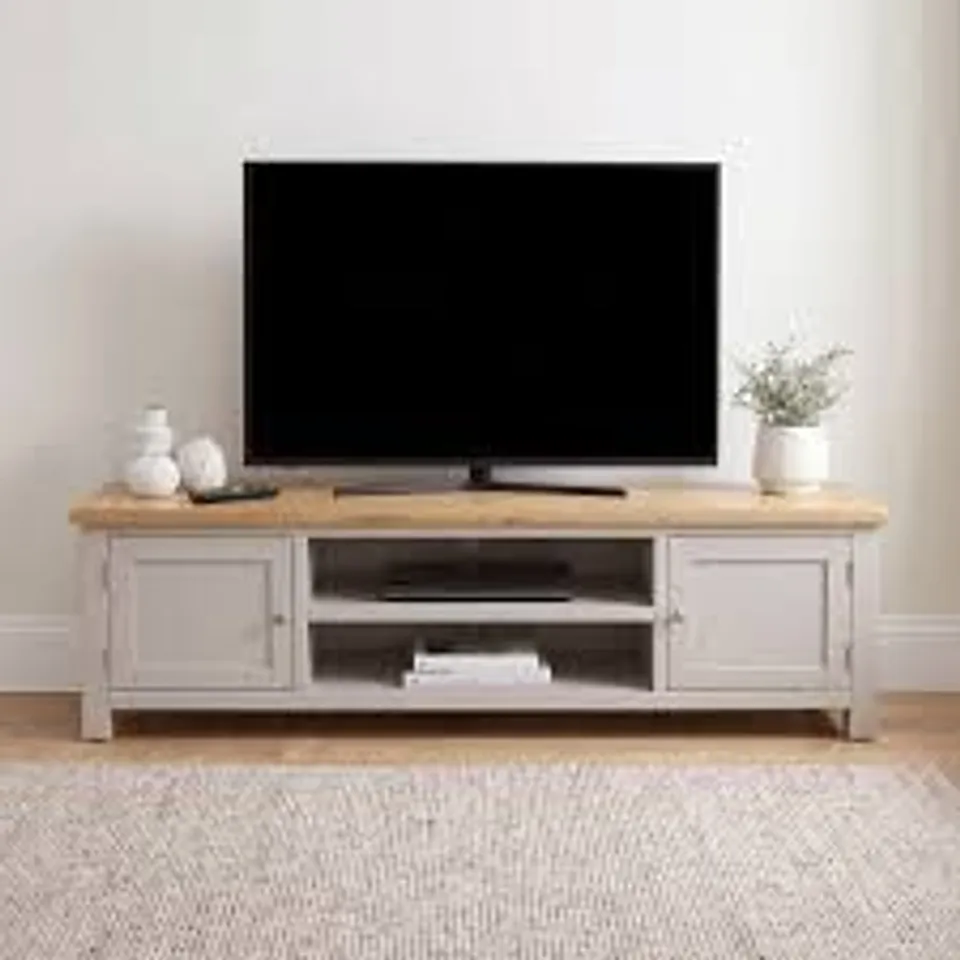 BOXED COTSWOLD GREY PAINTED LARGE WIDESCREEN TV UNIT – UP TO 80” TV SIZE
