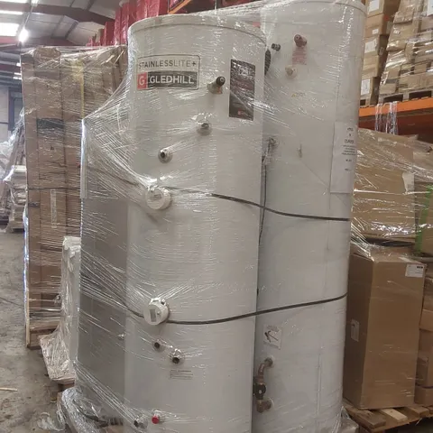PALLET CONTAINING APPROXIMATELY 4x CYLINDERS