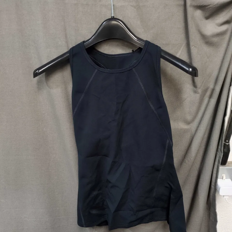 THE LIMITLESS TANK GYM VEST NAVY – SIZE M