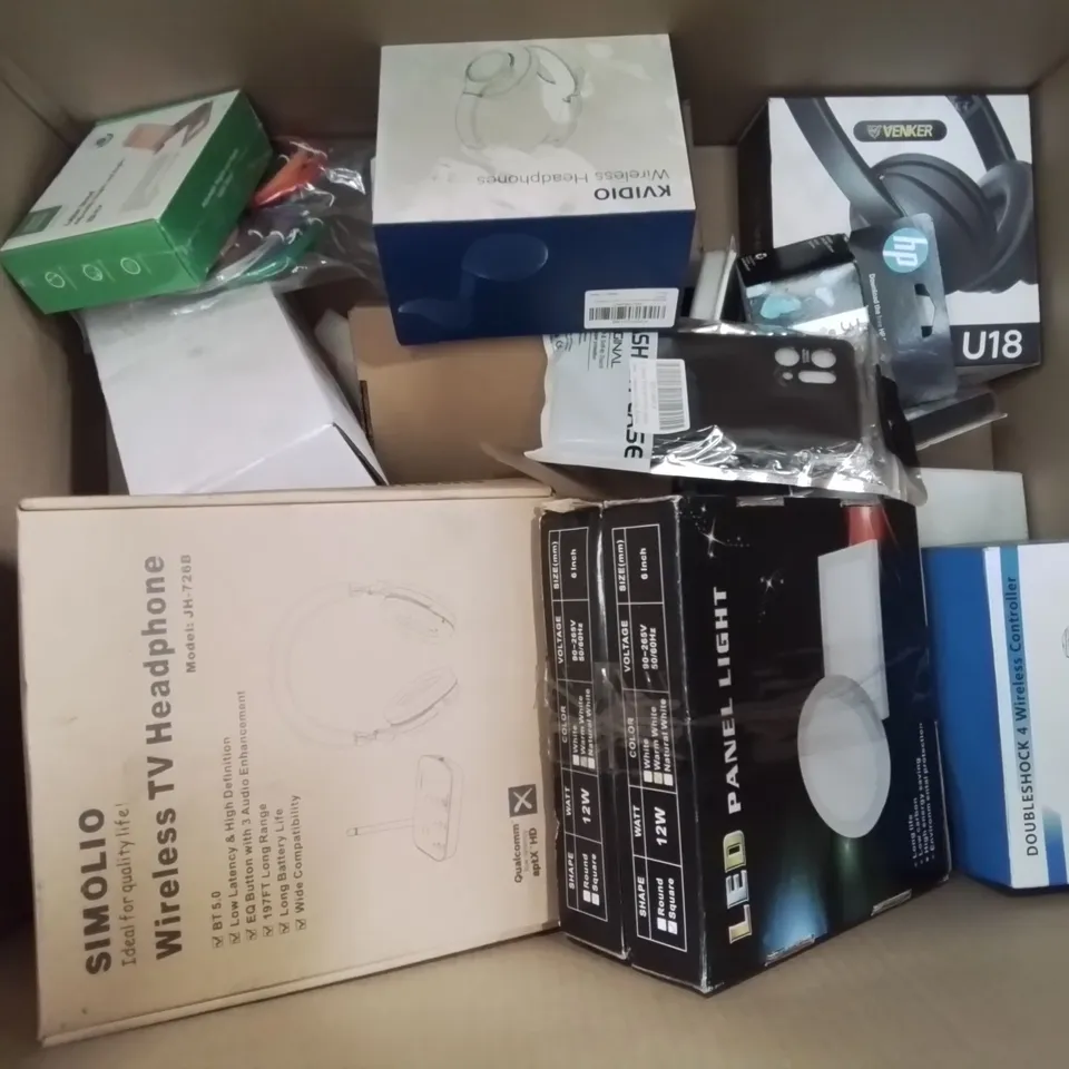 BOX CONTAINING LARGE AMOUNT OF MIXED BOXED ELECTRICAL ITEMS PHONE ACCESSORIES LIGHTING ETC.	