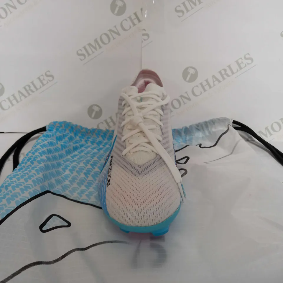 NIKE AIR ZOOM FOOTBALL BOOTS ASTRO - UK 7