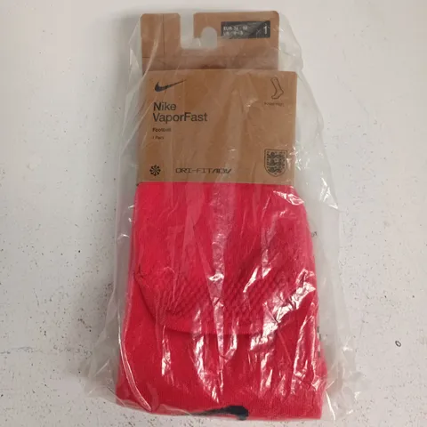 BAGGED NIKE VAPORFAST ENGLAND FOOTBALL SOCKS - UK 2-5