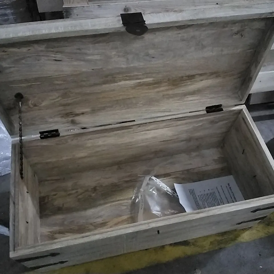 BUCHHOLTZ COFFEE TABLE WITH STORAGE