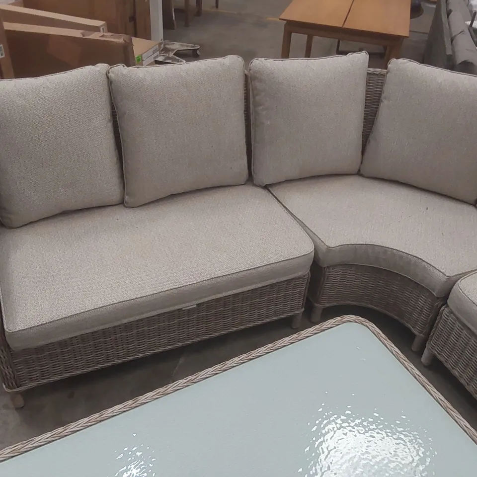 VIENNA LARGE CORNER SET IN BEIGE