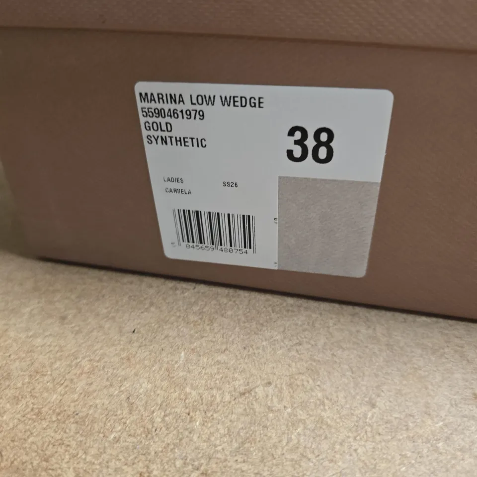 BOXED PAIR OF CARVELA MARINA LOW WEDGE SANDALS – GOLD SYNTHETIC, UK 5