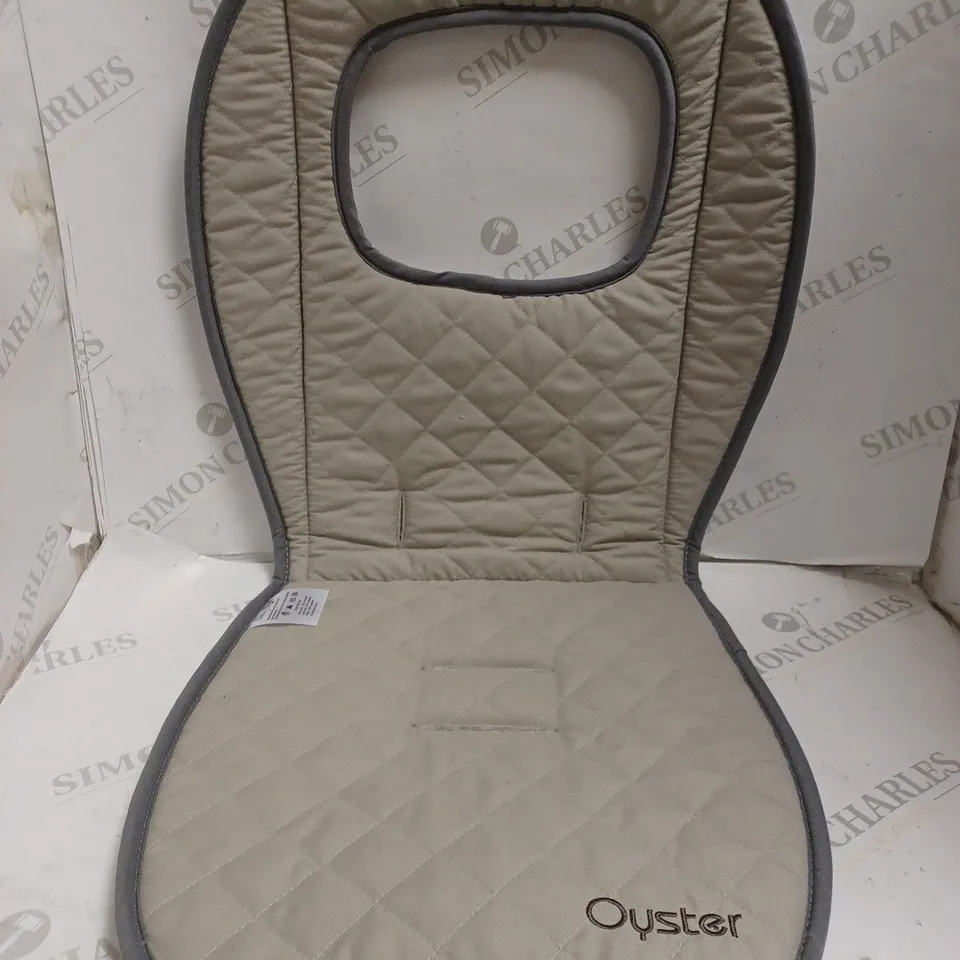 BOXED OYSTER REVERSABLE 3 FUR SEAT LINER - TO FIT OYSTER 3 STROLLERS. 