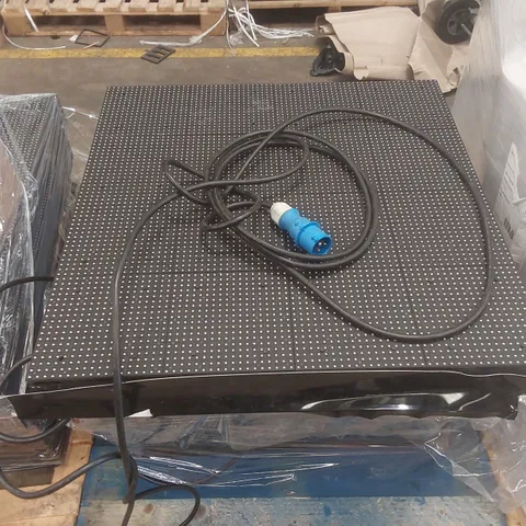 PALLET CONTAINING APPROXIMATELY 7x LED LIGHT PANELS
