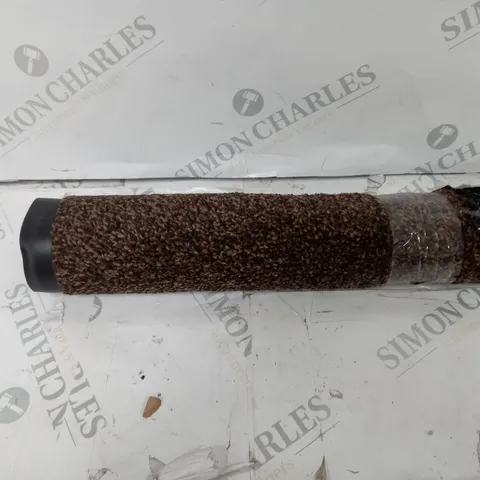 INDOOR RUG IN BROWN