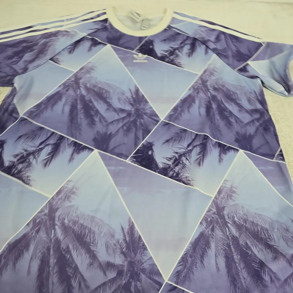 ADIDAS PALM PRINT T‑SHIRT – XL