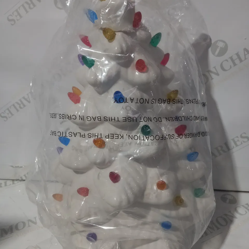 MR CHRISTMAS ILLUMINATED CERAMIC NOSTALGIC TREE