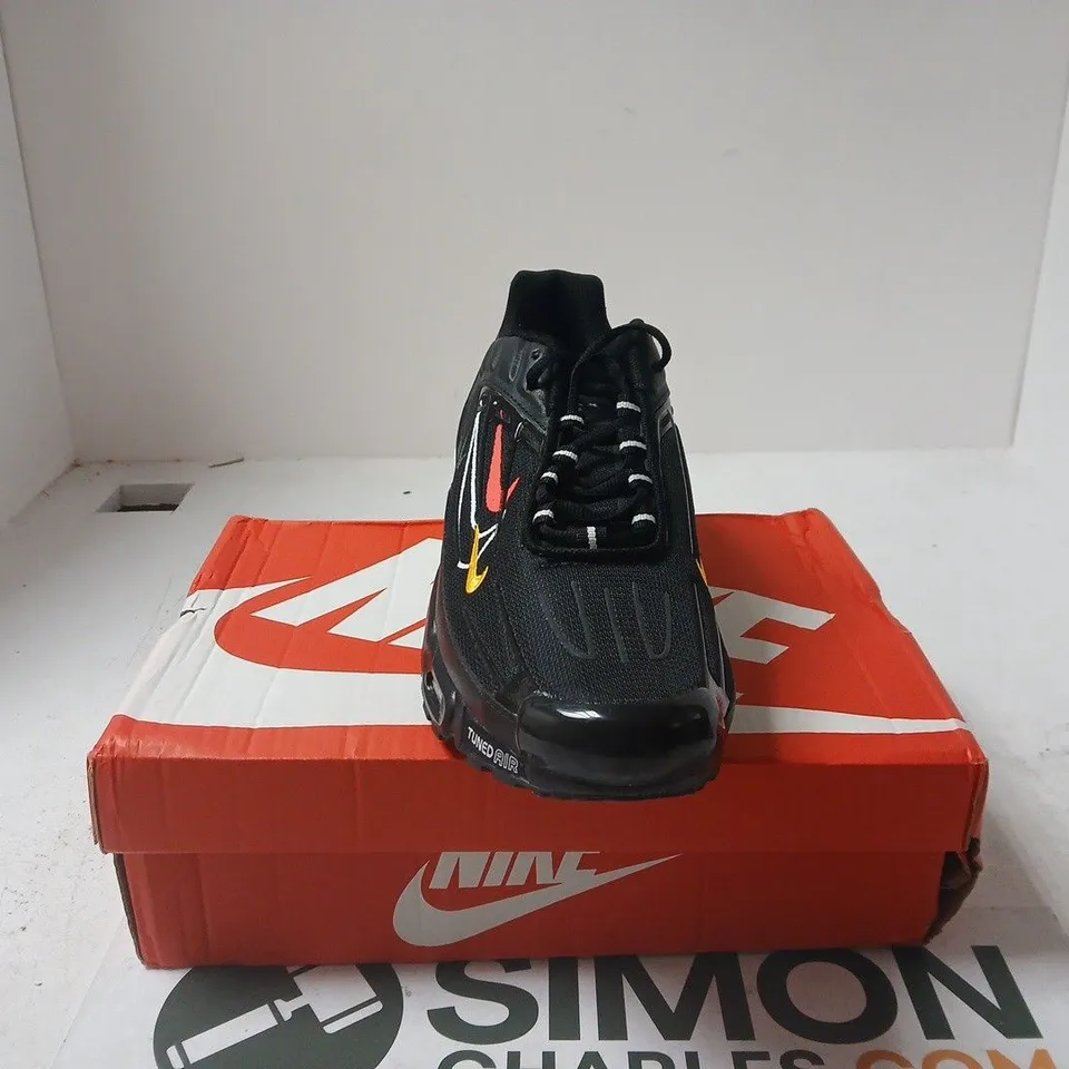 NIKE UK 11 AIR MAX PLUS III