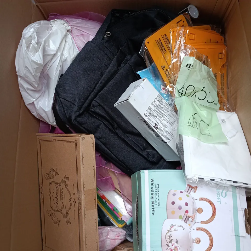 BOX OF APPROXIMATELY 20 ASSORTED ITEMS TO INCLUDE JANSPORT RUCK SACK, WHISTLING KETTLE, SURFACE WIPES, ELECTRIC FENCE WARNING SIGNS ETC
