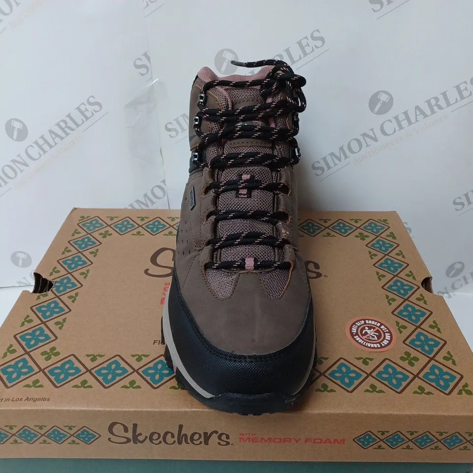 BOXED PAIR OF SKECHERS HIKING BOOTS IN CHOCOLATE - SIZE 8