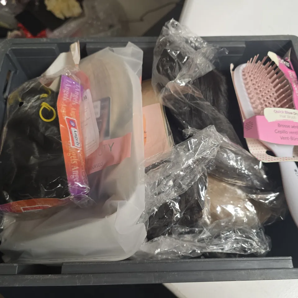 APPROXIMATELY 10 ASSORTED HAIR ACCESSORIES TO INCLUDE EXTENSIONS, HAIR WRAPS, HAIR BRUSH, ETC