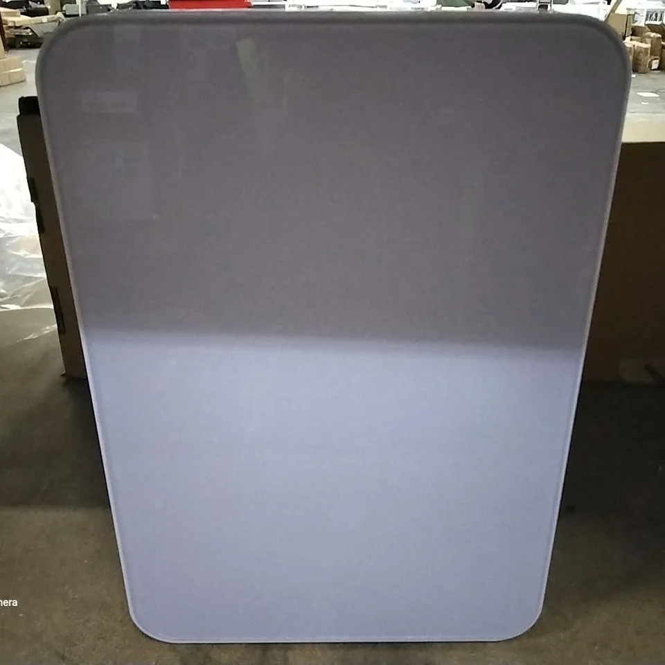 WHITE MINI FRIDGE (TYPE:SN)