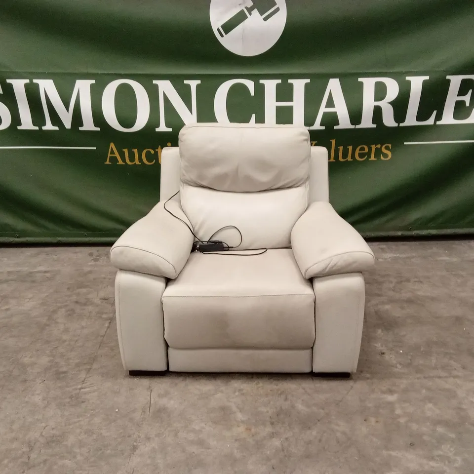 QUALITY DESIGNER ITALIAN MADE MORENO ELECTRIC RECLINER LEATHER ARMCHAIR WITH SMALL ARMS