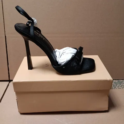 BOXED PAIR OF SIMMI JANEETA BLACK LACE BOOTS - 4