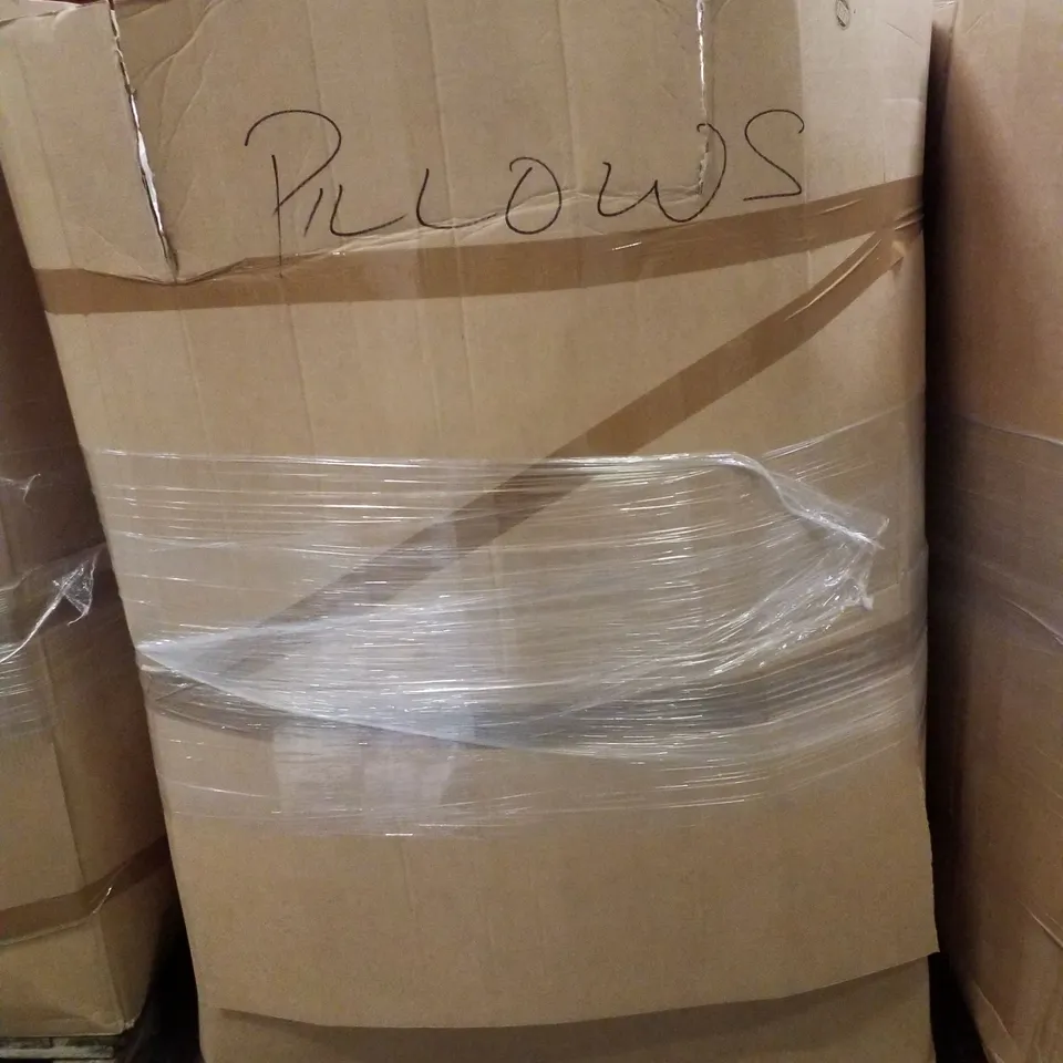 PALLET CONTAINING ASSORTED PILLOWS & CUSHIONS