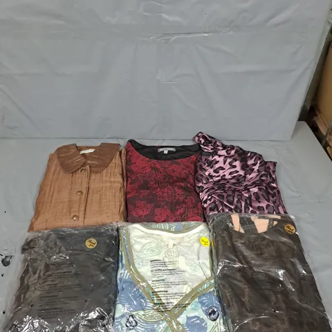 BOX OF APPROXIMATELY 6 ASSORTED CLOTHING AND FASHION ITEMS - VARIOUS COLOURS, SIZES AND STYLES