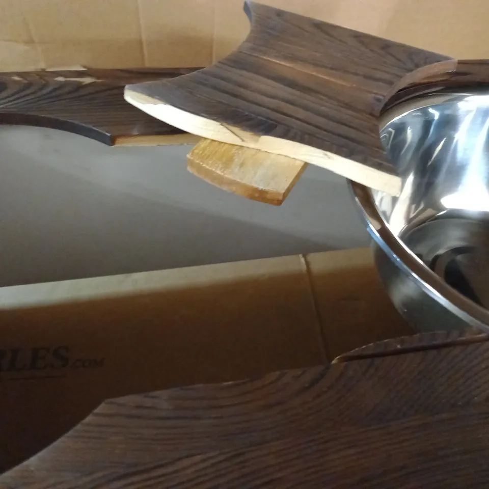 BOXED RAISED PET BOWL STAND