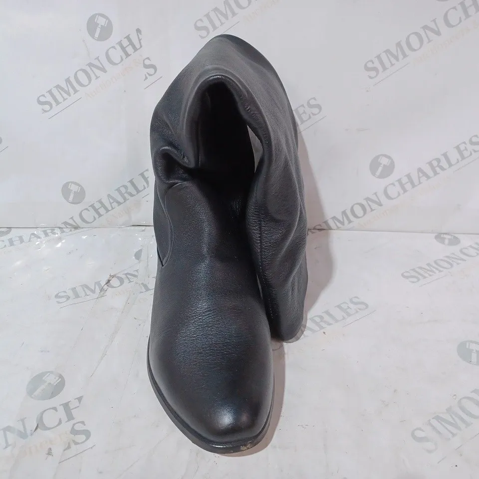 BOXED PAIR OF RED OR DEAD LEATHER BOOTS IN BLACK UK SIZE 6