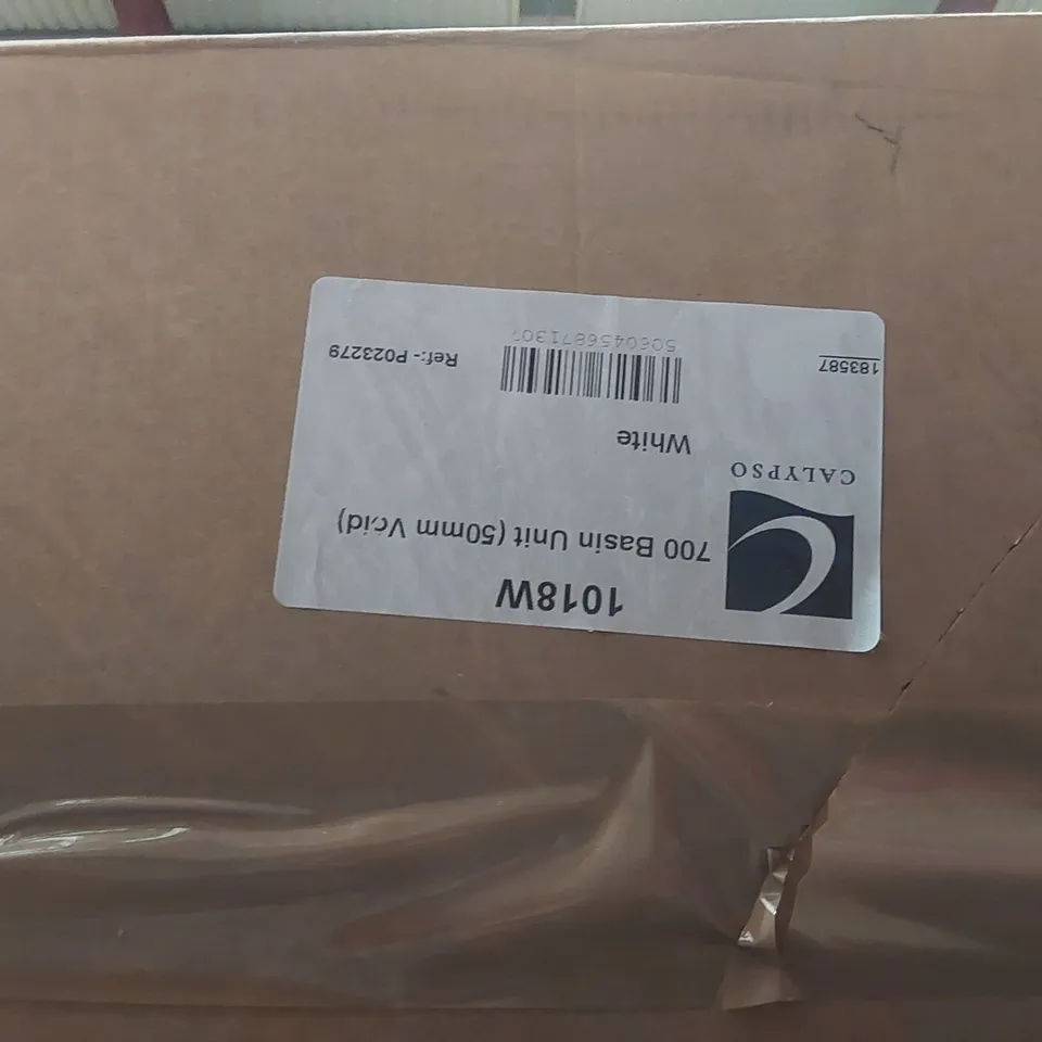 PALLET CONTAINING A LARGE ASSORTMENT OF BATHROOM FURNITURE PARTS INCLUDING: CALYPSO BASE UNITS ECT