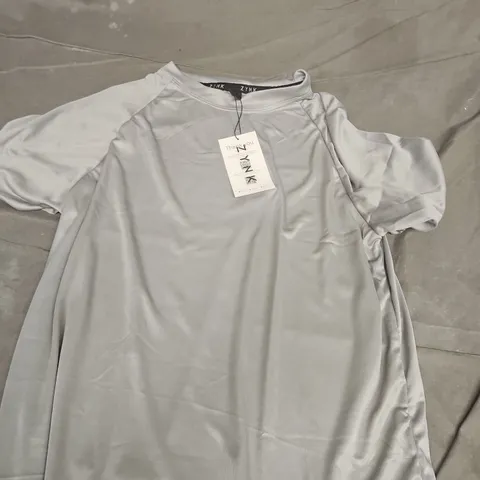 ZYNK MEN'S T-SHIRT β SIZE M