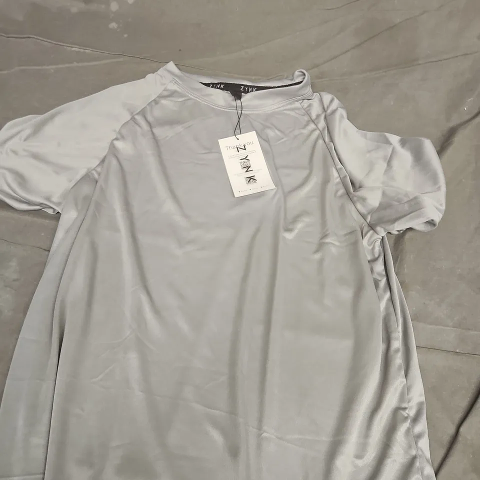 ZYNK MEN'S T-SHIRT – SIZE M